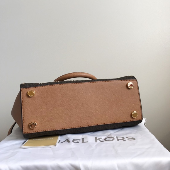 NWOT Michael Kors Studded Selma And Wallet - Picture 5 of 8